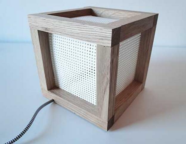 Würfel-Lampe aus Holz selber bauen